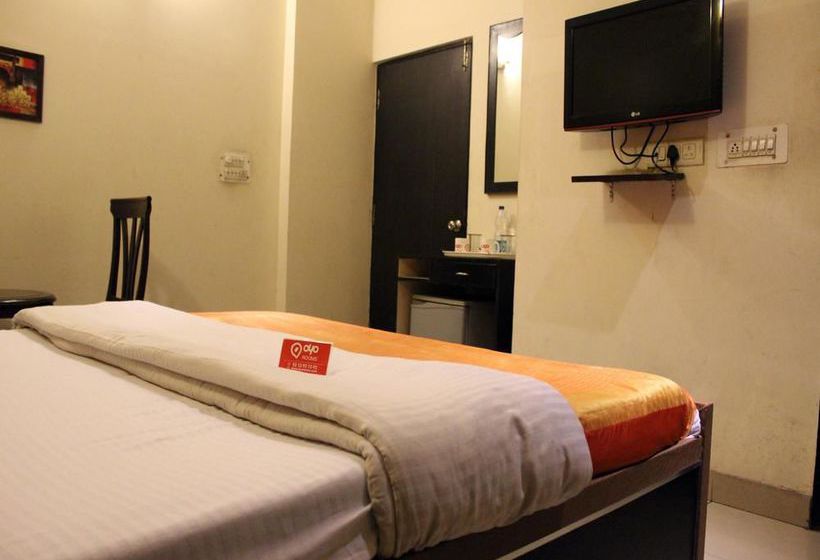 Hotel Oyo Rooms Opposite Sector 14 18