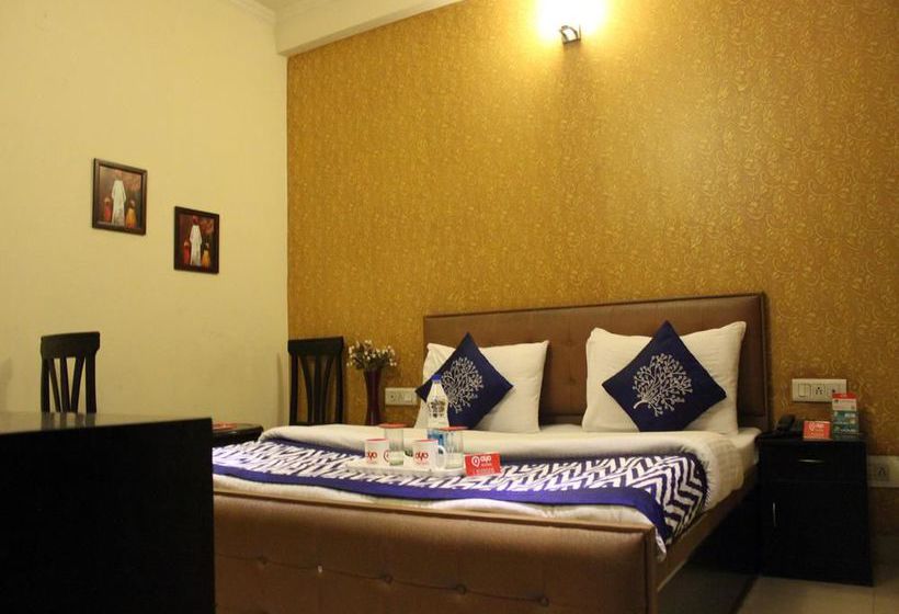 Hotel Oyo Rooms Opposite Sector 14 19