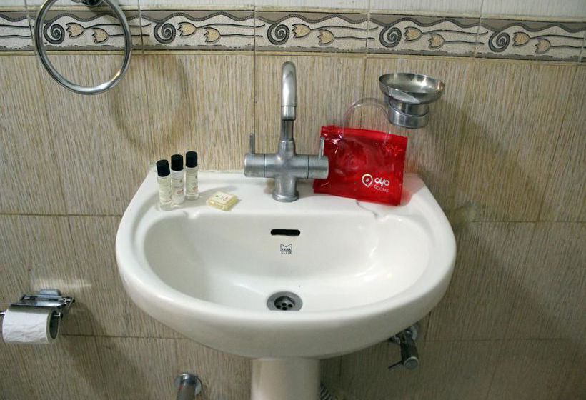 Hotel Oyo Rooms Opposite Sector 14 6