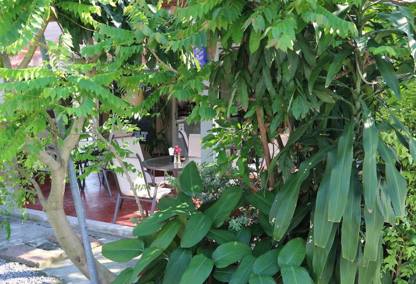 Blue Midnight Hostel 13