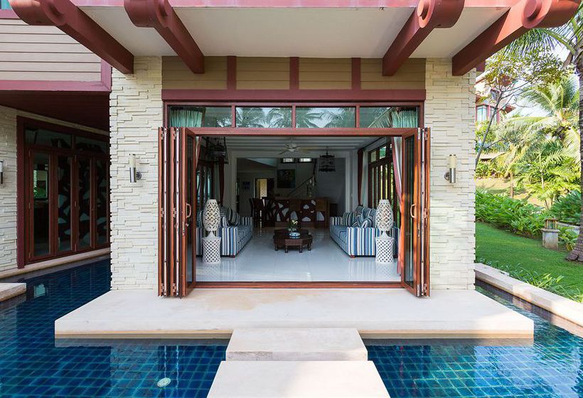 Amatapura Beachfront Villa 12 13