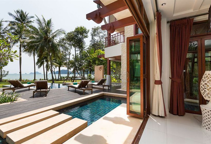 Amatapura Beachfront Villa 12 14