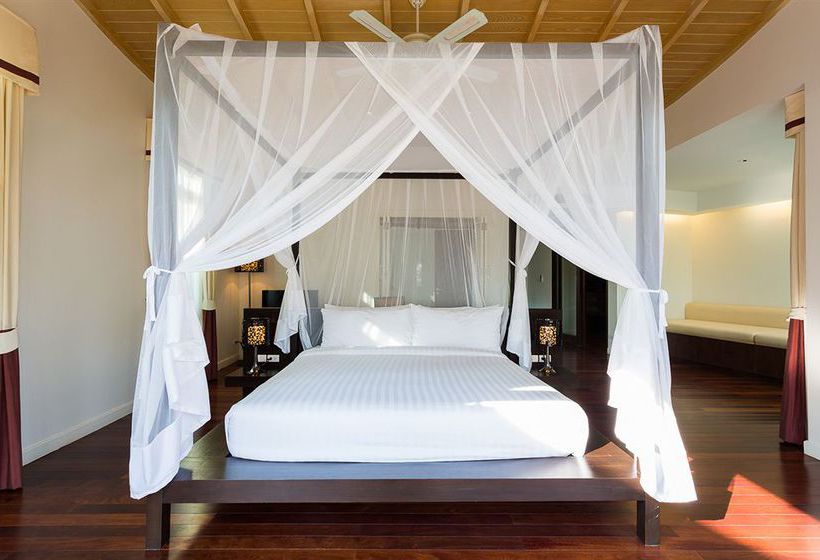 Amatapura Beachfront Villa 12 17