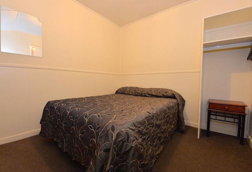 Richmond Motel & Top 10 Holiday Park