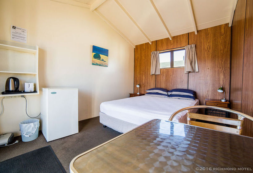 Richmond Motel & Top 10 Holiday Park 1