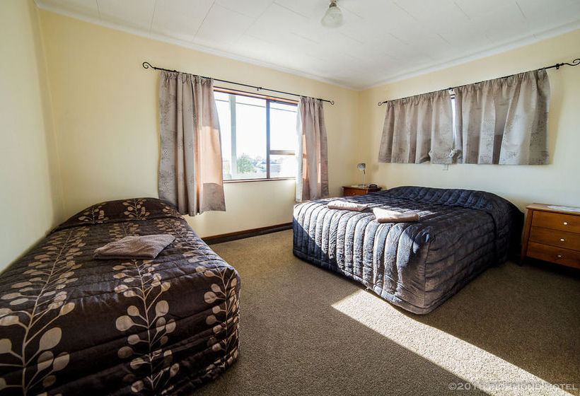 Richmond Motel & Top 10 Holiday Park 11