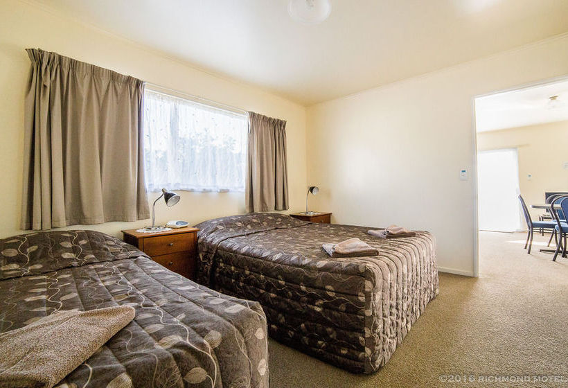 Richmond Motel & Top 10 Holiday Park 12