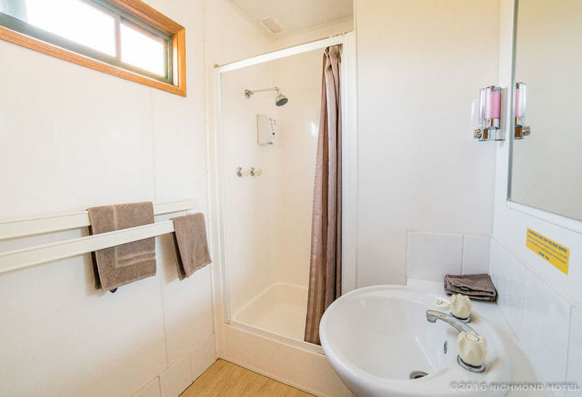 Richmond Motel & Top 10 Holiday Park 9