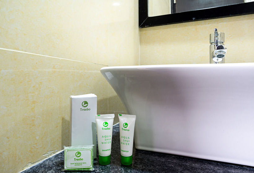 Hotel Treebo Royal Kourt