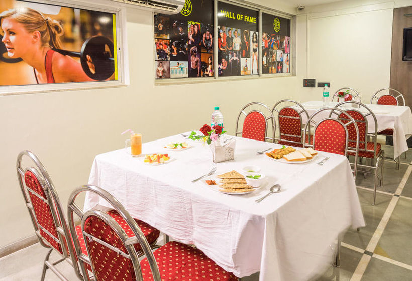 Hotel Treebo Royal Kourt 19