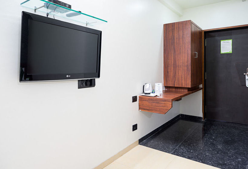 Hotel Treebo Royal Kourt 7