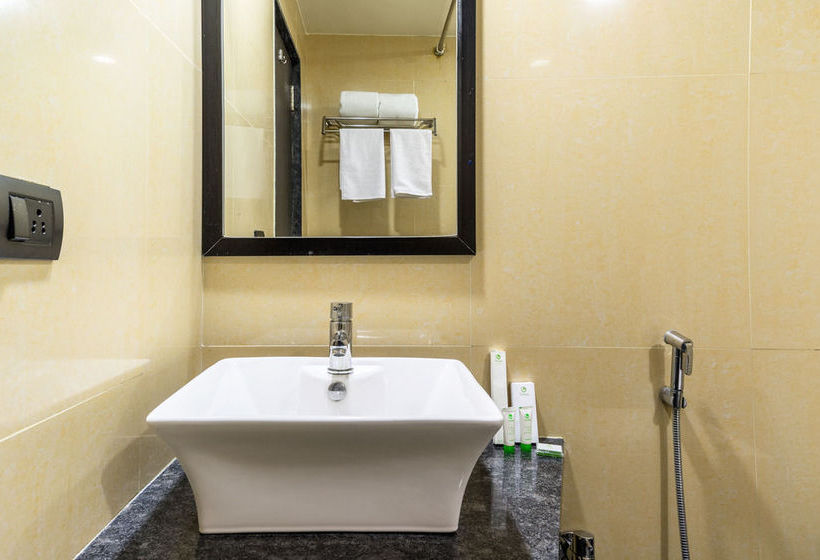 Hotel Treebo Royal Kourt 8