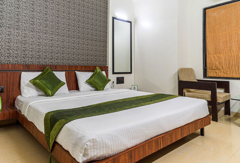 Hotel Treebo Royal Kourt 9