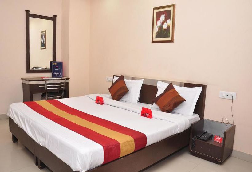 Hotel Oyo Rooms Queens Road Near Obc Bank 10