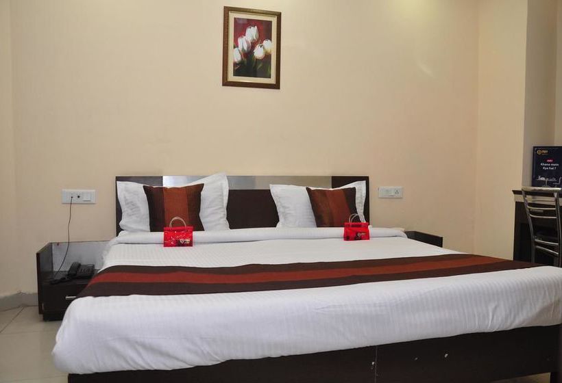 Hotel Oyo Rooms Queens Road Near Obc Bank 15