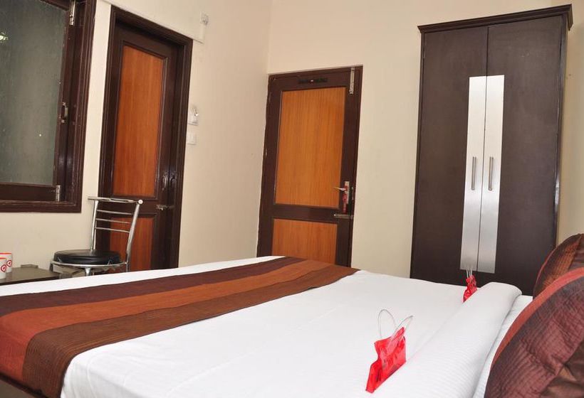Hotel Oyo Rooms Queens Road Near Obc Bank 16