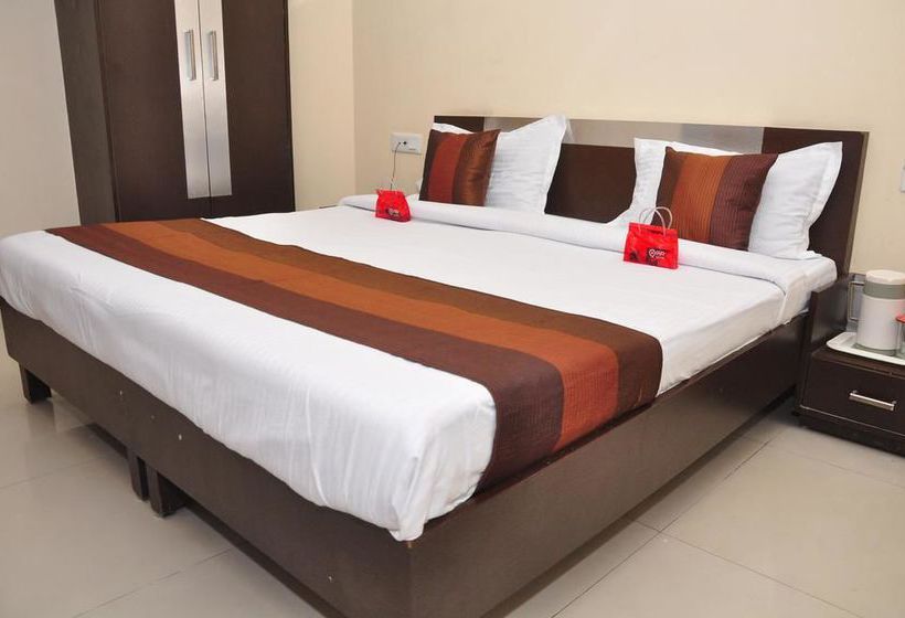 Hotel Oyo Rooms Queens Road Near Obc Bank 17