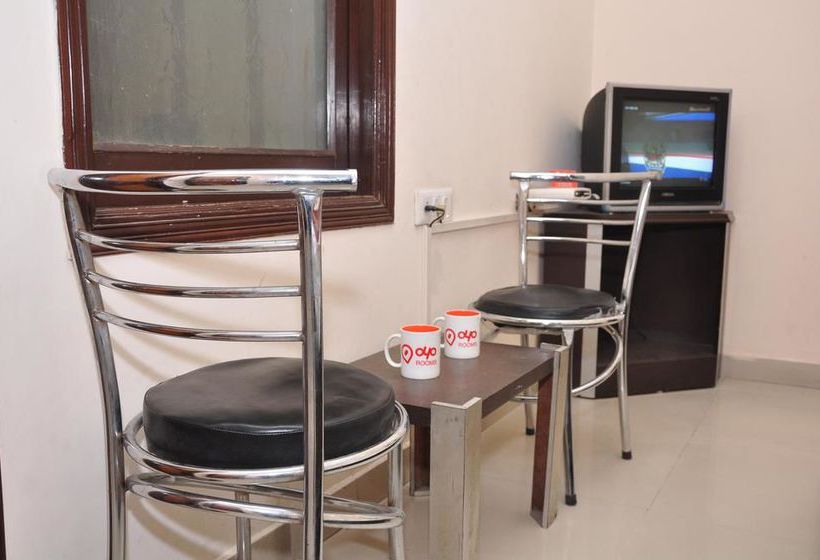 Hotel Oyo Rooms Queens Road Near Obc Bank 18