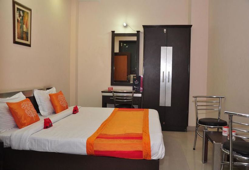 Hotel Oyo Rooms Queens Road Near Obc Bank 4