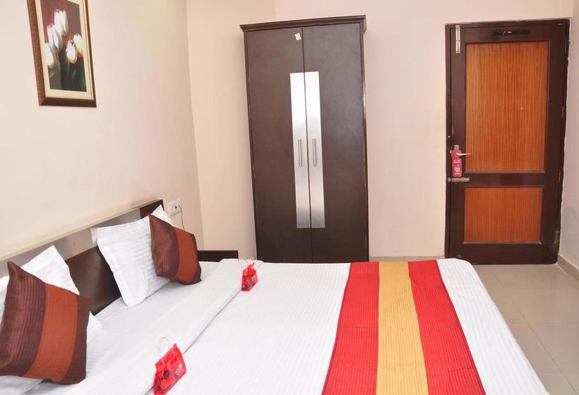 Hotel Oyo Rooms Queens Road Near Obc Bank 5