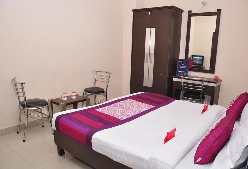 Hotel Oyo Rooms Queens Road Near Obc Bank 6