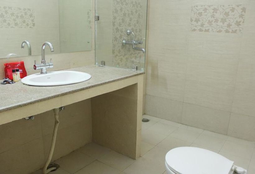 Hotel Oyo Rooms Lake View Mall Road 1 Nainital Uttarakhand