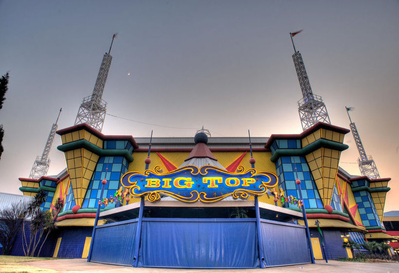 Hotel Carnival Club 11