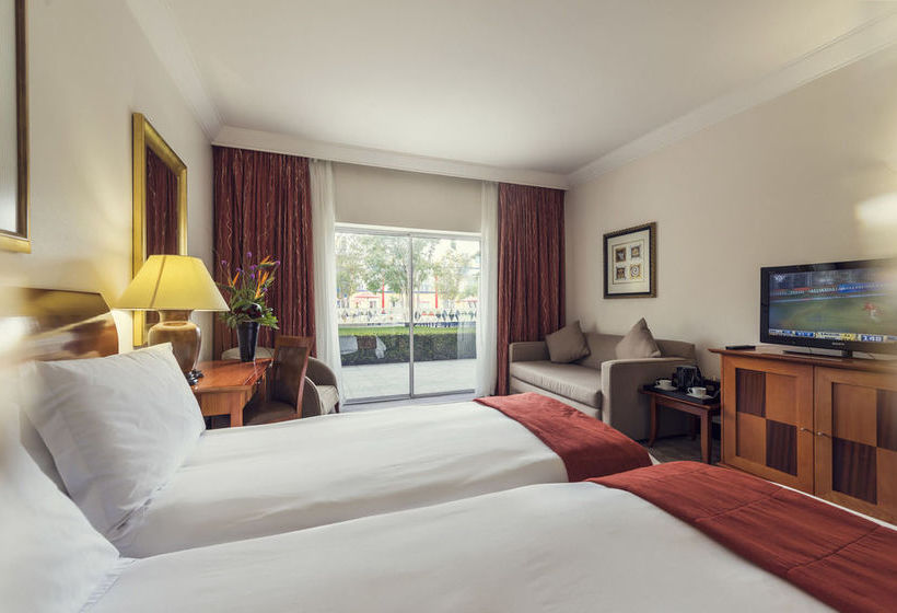 Hotel Carnival Club 14