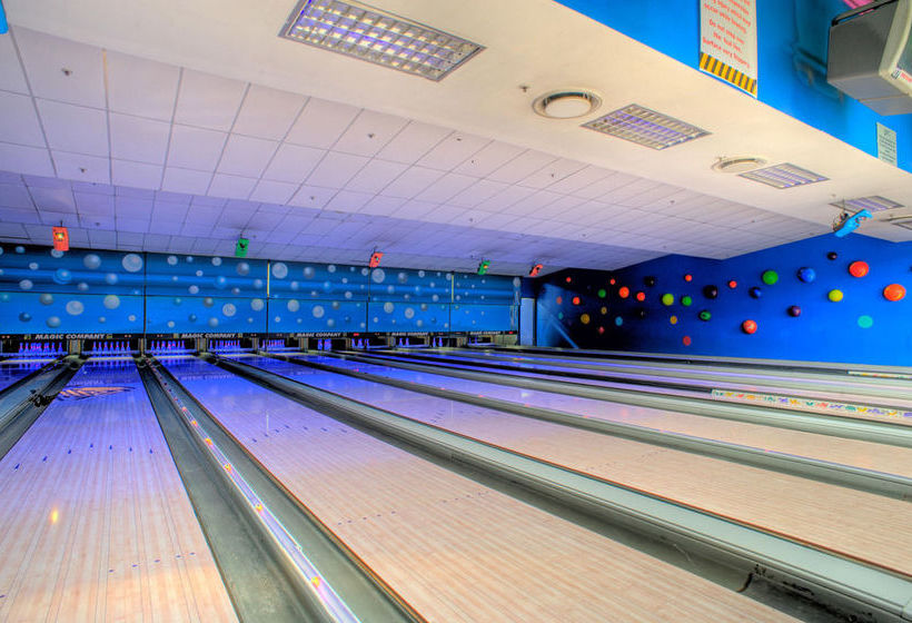 Hotel Carnival Club 17