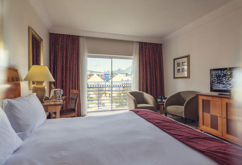 Hotel Carnival Club 5