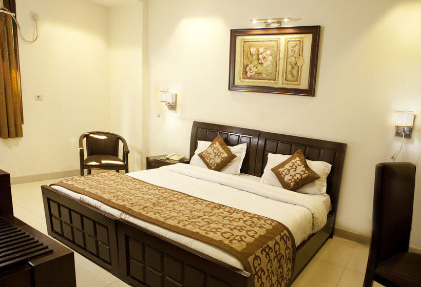 Hotel Oyo Rooms Cyber City Oakwood 4