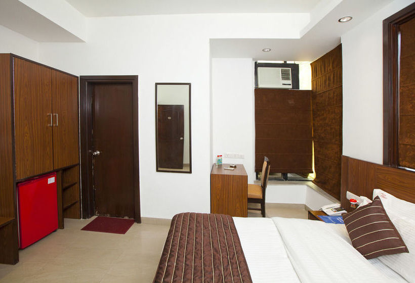 Hotel Oyo Rooms Sahara Mall 1
