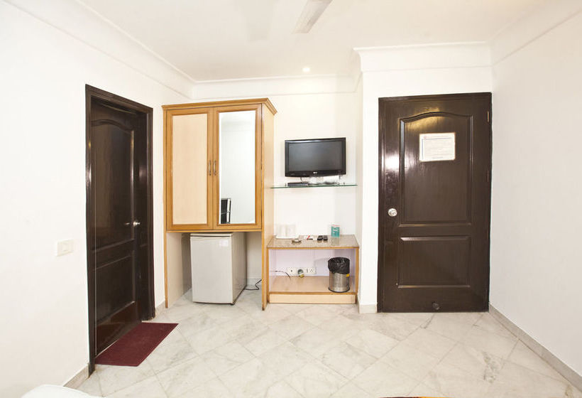 Hotel Oyo Rooms Sahara Mall 8