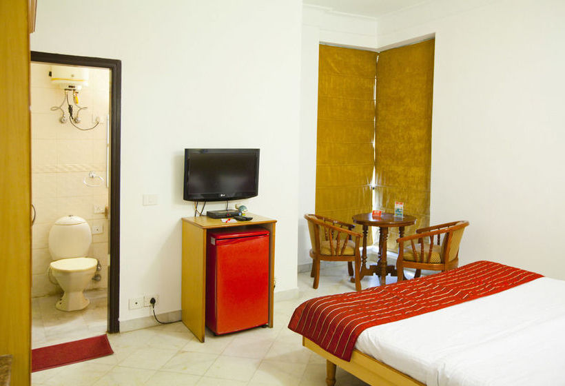 Hotel Oyo Rooms Sahara Mall 9