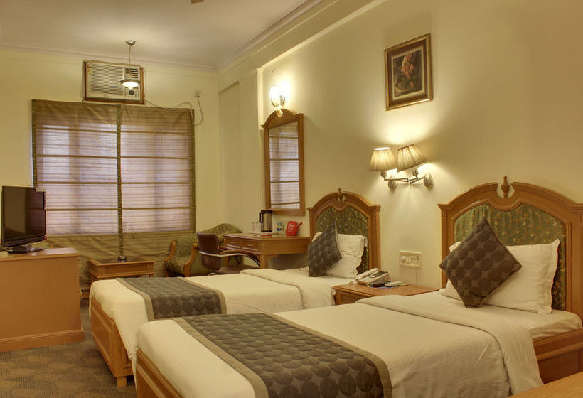 Fab Hotel Regalia Cyper City 13