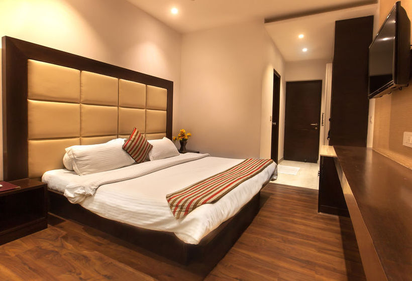 Fab Hotel Regalia Cyper City 4