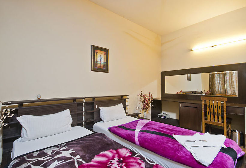 Hotel Oyo Premium Cyber Hub 4