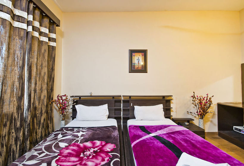 Hotel Oyo Premium Cyber Hub 6