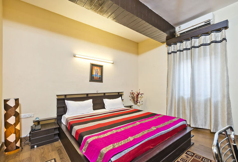 Hotel Oyo Premium Cyber Hub 7