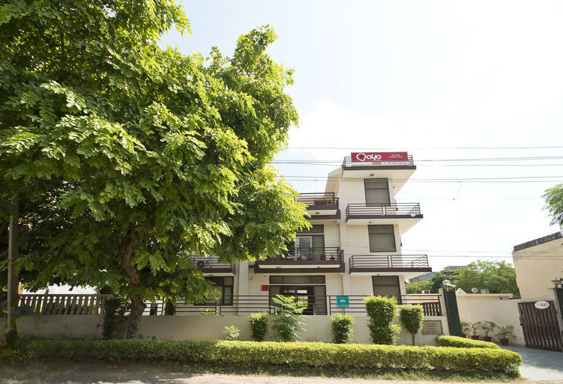 Hotel Oyo Premium Cyber Hub 8