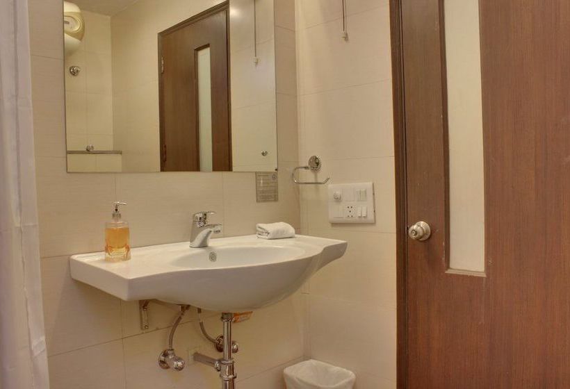 Hotel Oyo Premium Cyber City