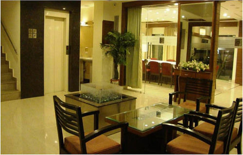 Hotel Oyo Premium Cyber City 11