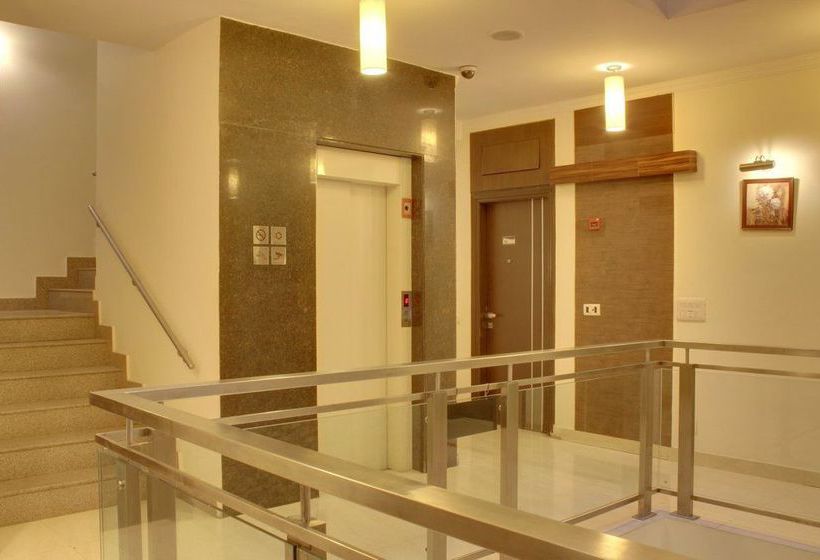 Hotel Oyo Premium Cyber City 6