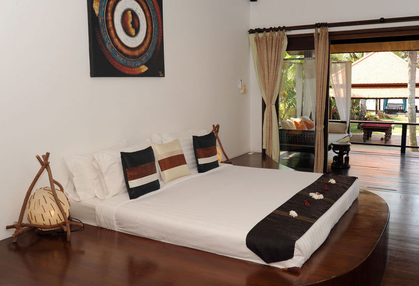 All Inclusive 4 Bedroom Beach Front 11