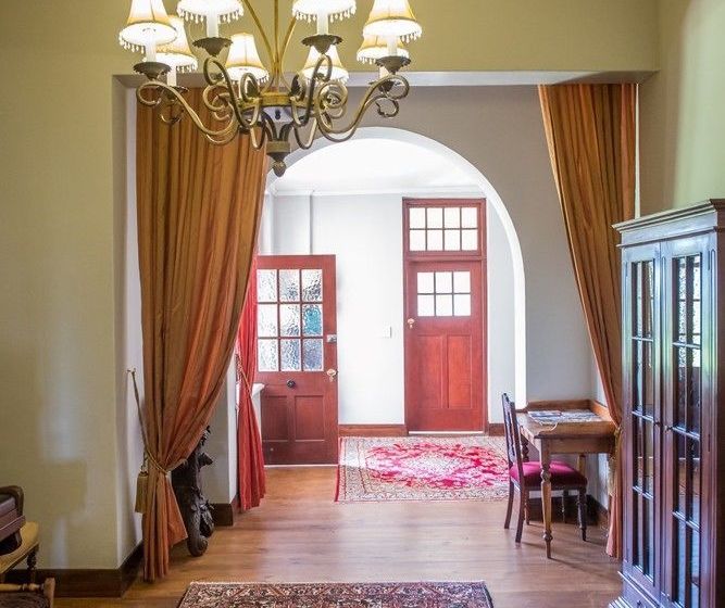 Pensión Excelsior Manor Guesthouse