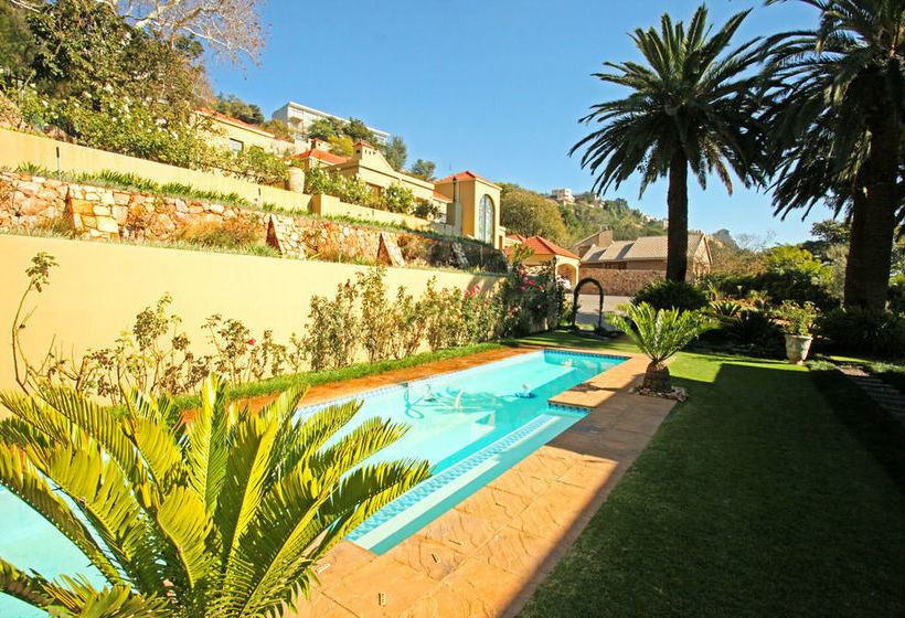 Bed and Breakfast 12 On Hillel Guest Manor 13