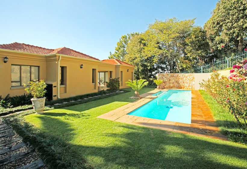 Bed and Breakfast 12 On Hillel Guest Manor 14