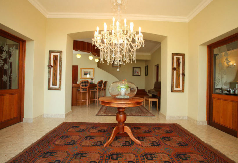 Bed and Breakfast 12 On Hillel Guest Manor 17