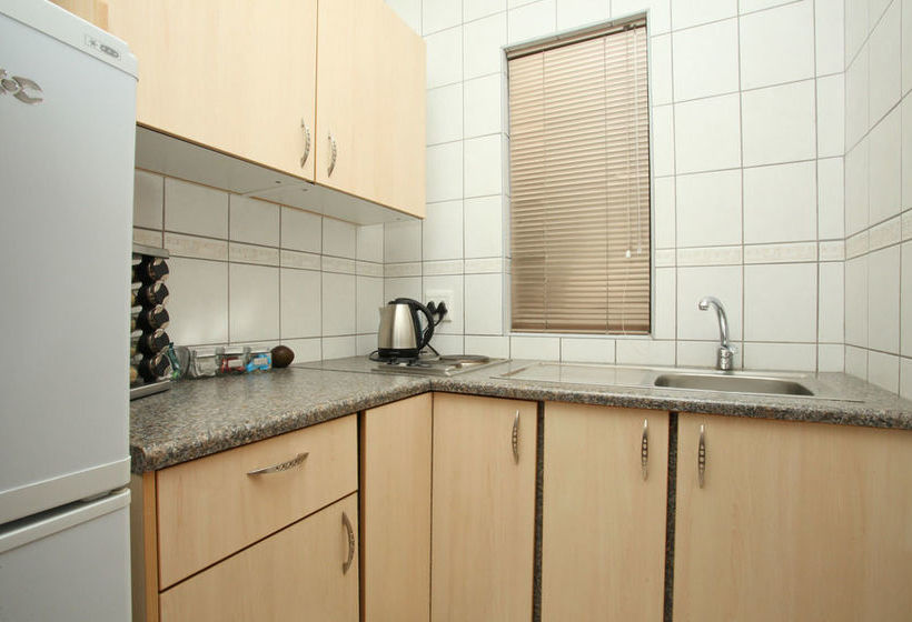 Bed and Breakfast 12 On Hillel Guest Manor 7