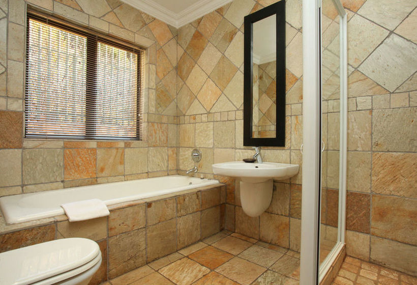 Bed and Breakfast 12 On Hillel Guest Manor 9